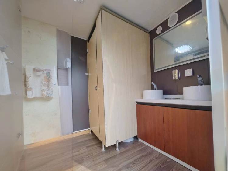 Container Toilet