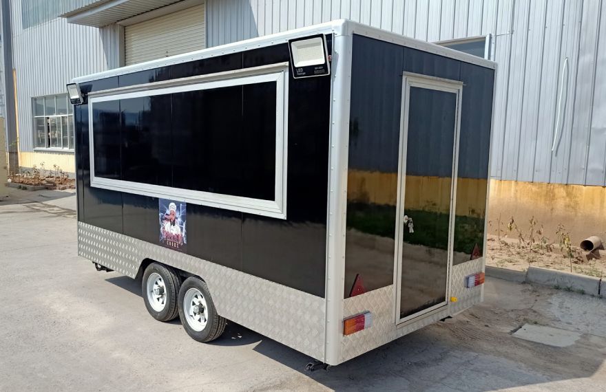 Fully Equipped / Well Functional / With All Kitchen Features